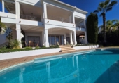 Chalet independiente con terreno en venta en la España, Marbella, ref: TR218331 foto