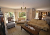 Chalet independiente con terreno en venta en la España, Marbella, ref: TR148829 foto