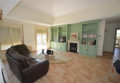 Chalet independiente con terreno en venta en la España, Marbella, ref: TR148829 foto