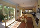 Chalet independiente con terreno en venta en la España, Marbella, ref: TR148829 foto