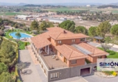 Chalet independiente con terreno en venta en la España, Sant Fruitós de Bages, ref: TR165331 foto