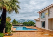 Chalet independiente con terreno en venta en la España, L'Alfàs del Pi, ref: TR160175 foto