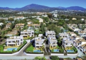 Chalet independiente con terreno en venta en la España, Estepona, ref: TR237675 foto
