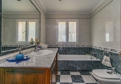 Chalet independiente con terreno en venta en la España, Marbella, ref: TR231646 foto