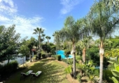 Chalet independiente con terreno en venta en la España, Marbella, ref: TR162227 foto