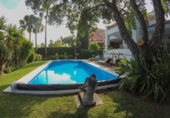 Chalet independiente con terreno en venta en la España, Marbella, ref: TR162241 foto