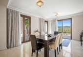 Chalet independiente con terreno en venta en la España, Marbella, ref: TR155661 foto
