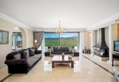 Chalet independiente con terreno en venta en la España, Marbella, ref: TR155661 foto