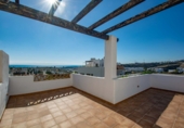 Chalet independiente con terreno en venta en la España, Estepona, ref: TR203078 foto