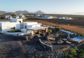 Chalet independiente con terreno en venta en la España, Tías, ref: TR264762 foto