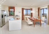 Chalet independiente con terreno en venta en la España, Marbella, ref: TR239771 foto
