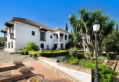 Chalet independiente con terreno en venta en la España, La Zubia, ref: TR149308 foto