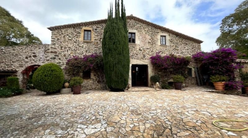 Gerona - Vall-llobrega - 10000m2