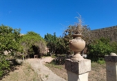 Chalet independiente con terreno en venta en la España, Santa Eugènia, ref: TR229388 foto