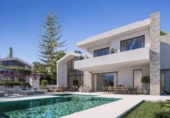 Chalet independiente con terreno en venta en la España, Marbella, ref: TR162199 foto