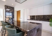 Chalet independiente con terreno en venta en la España, Marbella, ref: TR239829 foto