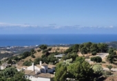 Chalet independiente con terreno en venta en la España, Benahavís, ref: TR240796 foto