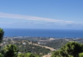 Chalet independiente con terreno en venta en la España, Benahavís, ref: TR240796 foto