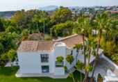 Chalet independiente con terreno en venta en la España, Estepona, ref: TR144524 foto