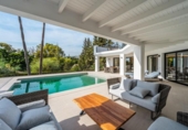 Chalet independiente con terreno en venta en la España, Estepona, ref: TR144524 foto