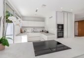 Chalet independiente con terreno en venta en la España, Marbella, ref: TR156394 foto