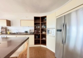 Chalet independiente con terreno en venta en la España, Manilva, ref: TR246110 foto