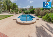 Chalet independiente con terreno en venta en la España, Alicante, ref: TR265216 foto