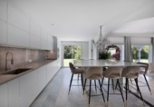 Chalet independiente con terreno en venta en la España, Marbella, ref: TR239827 foto