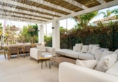 Chalet independiente con terreno en venta en la España, Marbella, ref: TR239825 foto
