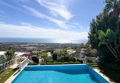 Chalet independiente con terreno en venta en la España, Marbella, ref: TR168123 foto