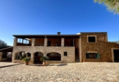 Chalet independiente con terreno en venta en la España, Manacor, ref: TR158182 foto