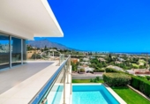 Chalet independiente con terreno en venta en la España, Marbella, ref: TR165607 foto