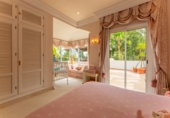 Chalet independiente con terreno en venta en la España, Benahavís, ref: TR221723 foto