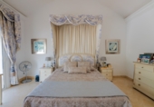 Chalet independiente con terreno en venta en la España, Benahavís, ref: TR221723 foto