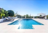 Chalet independiente con terreno en venta en la España, Benahavís, ref: TR171710 foto