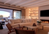 Chalet independiente con terreno en venta en la España, Benahavís, ref: TR171710 foto