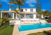 Chalet independiente con terreno en venta en la España, Benalmádena, ref: TR164456 foto