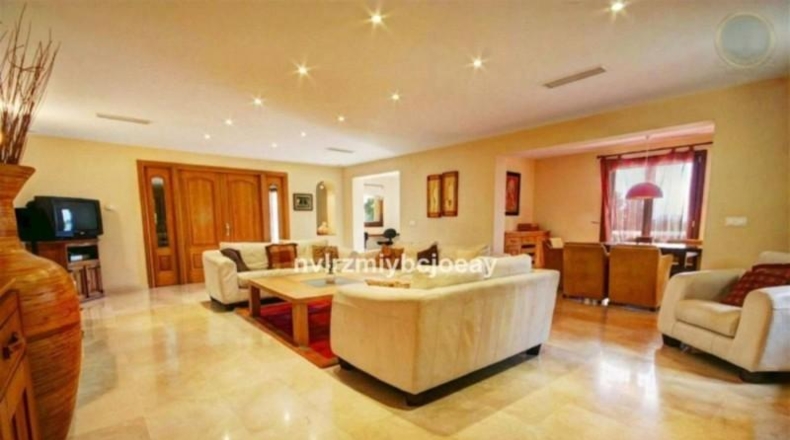Малага - Benalmádena - 2780m2
