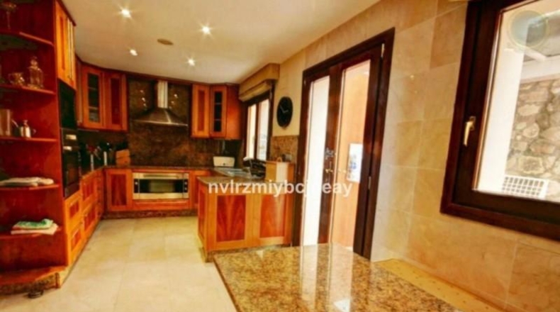 Малага - Benalmádena - 2780m2