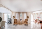 Chalet independiente con terreno en venta en la España, Marbella, ref: TR162235 foto