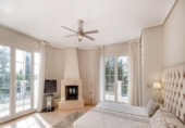 Chalet independiente con terreno en venta en la España, Marbella, ref: TR162235 foto