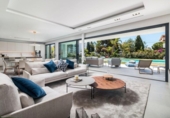 Chalet independiente con terreno en venta en la España, Marbella, ref: TR162232 foto