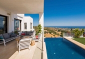 Chalet independiente con terreno en venta en la España, Marbella, ref: TR191774 foto