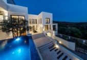 Chalet independiente con terreno en venta en la España, Marbella, ref: TR191774 foto