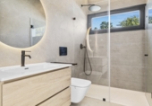 Chalet independiente con terreno en venta en la España, Benahavís, ref: TR261387 foto
