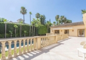 Chalet independiente con terreno en venta en la España, Marbella, ref: TR161661 foto