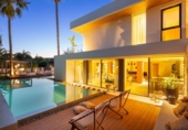 Chalet independiente con terreno en venta en la España, Marbella, ref: TR134159 foto