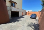 Chalet independiente con terreno en venta en la España, Marbella, ref: TR162726 foto