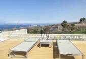 Chalet independiente con terreno en venta en la España, Adeje, ref: TR165563 foto
