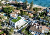 Chalet independiente con terreno en venta en la España, Marbella, ref: TR157849 foto